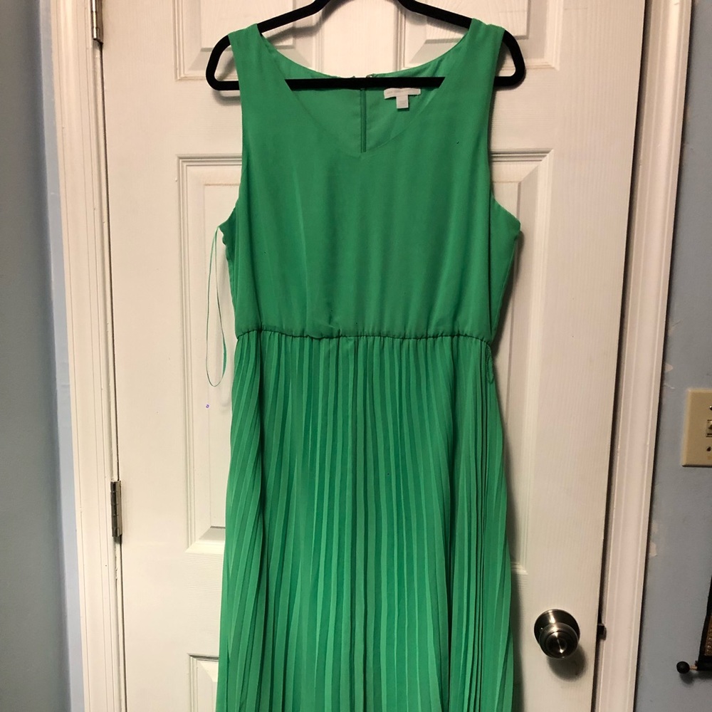 Green New York and company long dress size large